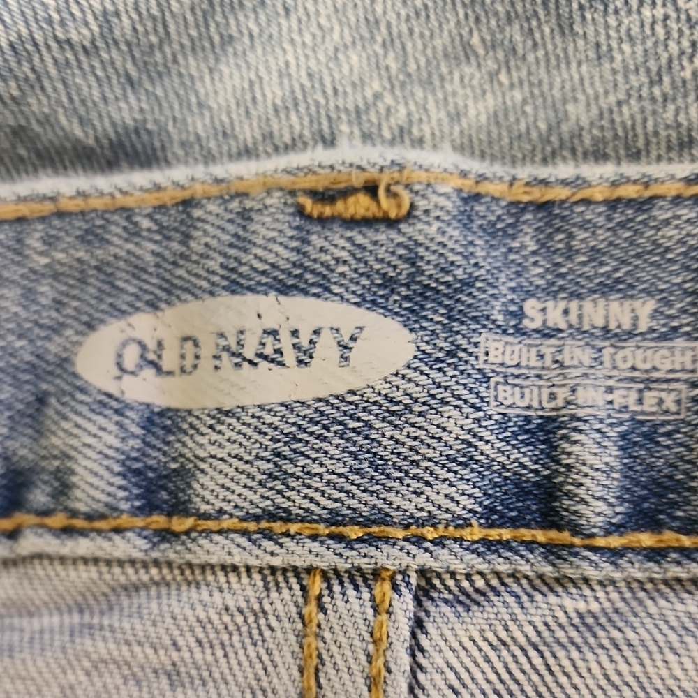 Old Navy Men's Light Blue Relaxed Jeans - Picture 13 of 15